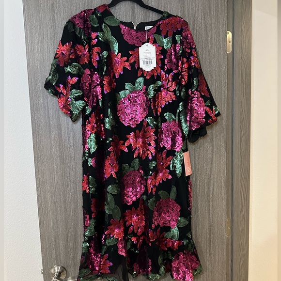 Ivy City Co Floral Dress in Pink and Green - Picture 2 of 6
